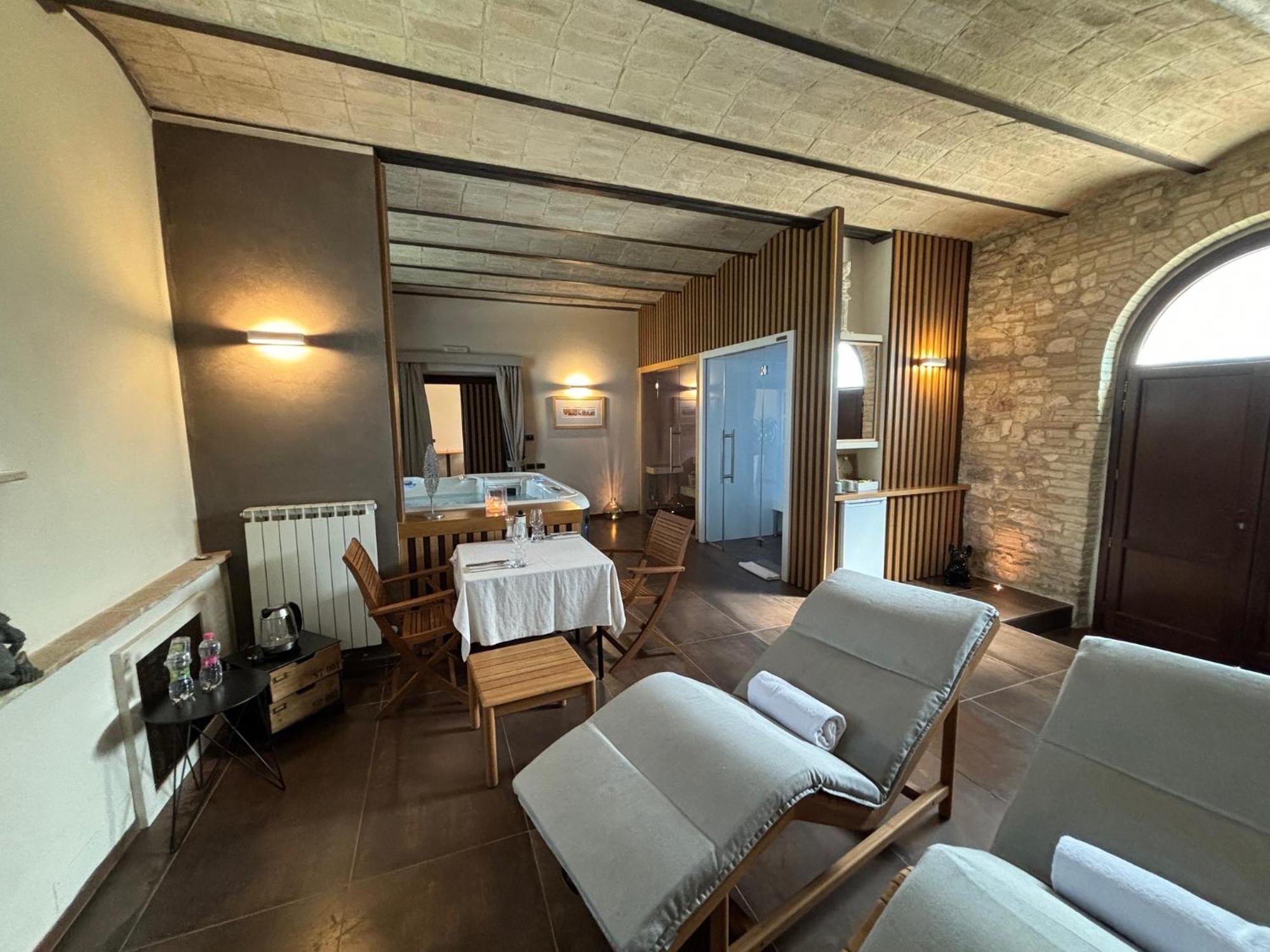 Borgo Degli Angeli Resort E Spa 산비탈레 외부 사진