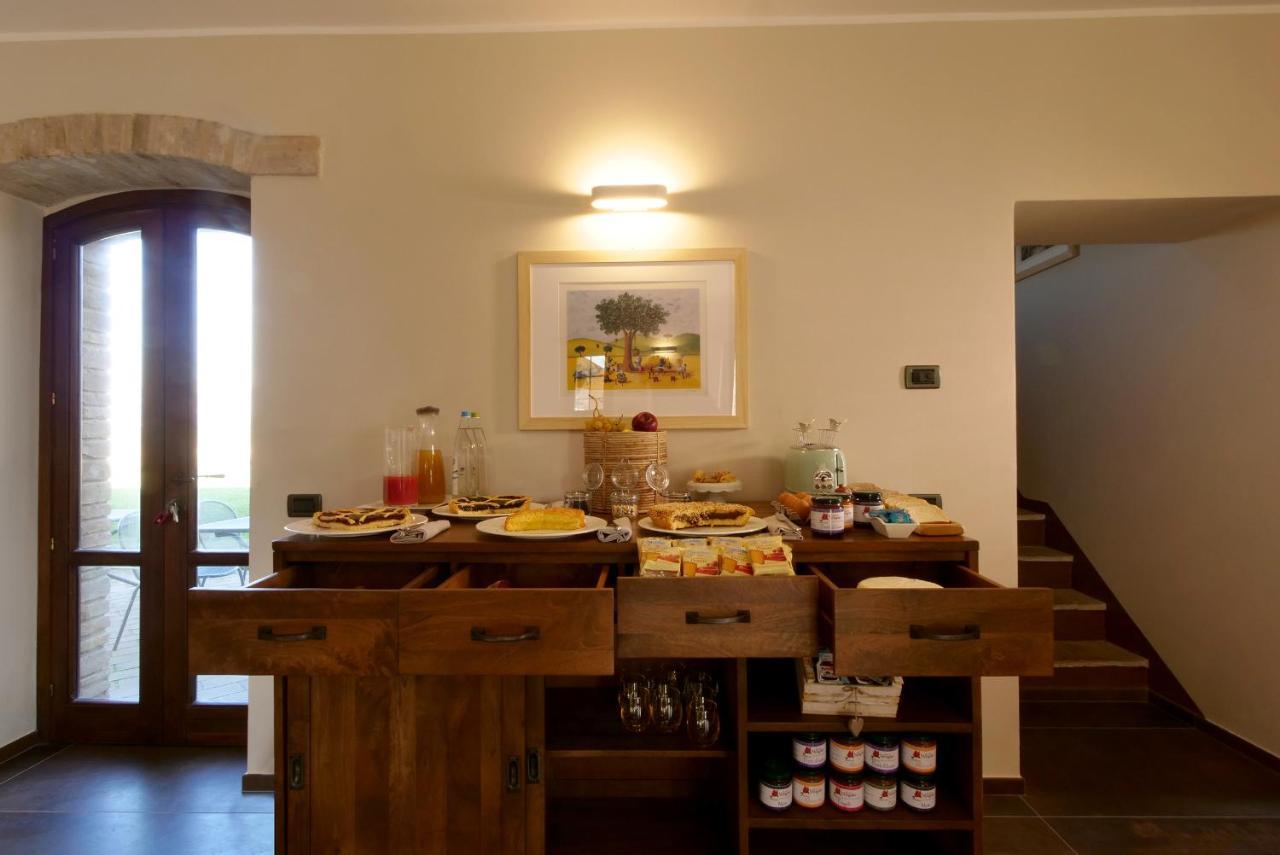Borgo Degli Angeli Resort E Spa 산비탈레 외부 사진