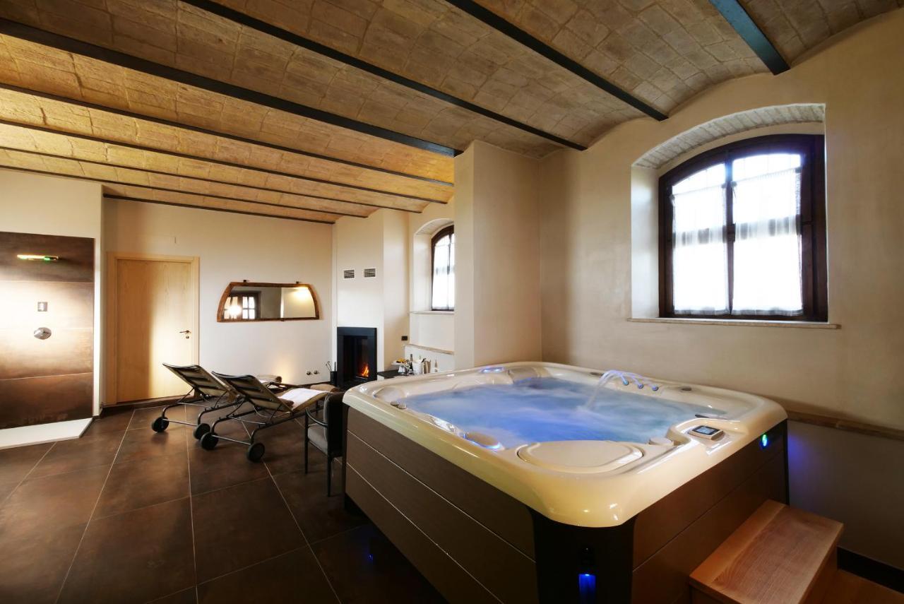 Borgo Degli Angeli Resort E Spa 산비탈레 외부 사진